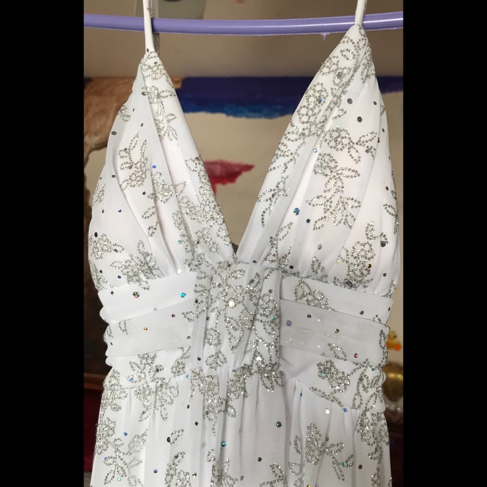 Dress - Picture 6 of 9